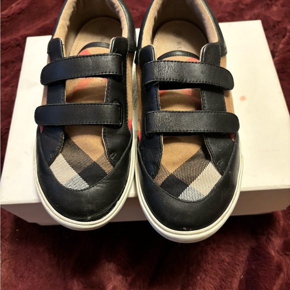 Burberry Authentic kids sneaker. - Picture 4 of 13
